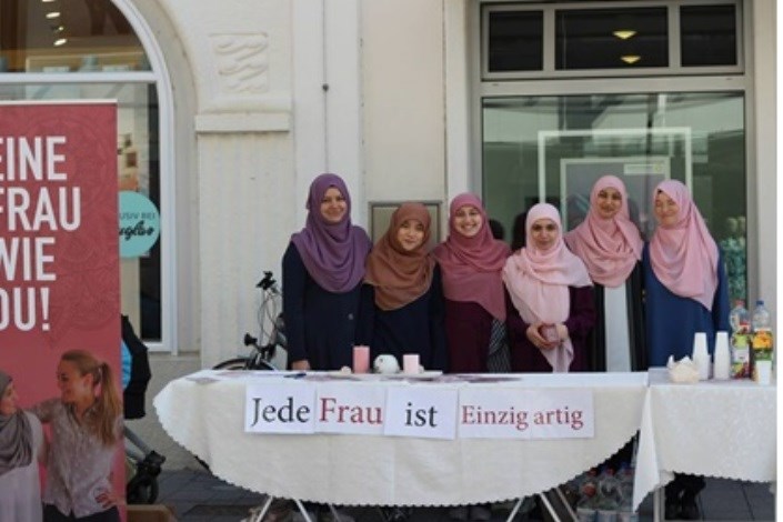 یک زن مثل تو؛ کمپینی برای حمایت از حجاب در آلمان