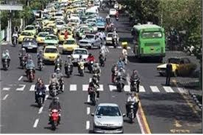 جولان موتورسیکلت‌های فرسوده در تهران/عدم مدیریت حمل‌ونقل ۶۰۰۰ موتورسیکلت