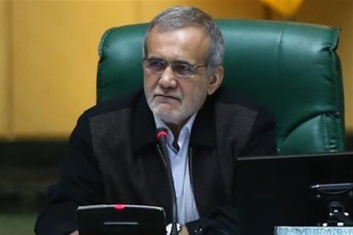  مردم ایران در برابر قلدری آمریکا کوتاه نمی‌آیند