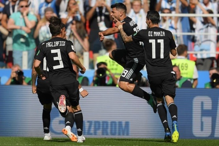 تساوی آرژانتین و ایسلند در نیمه اول