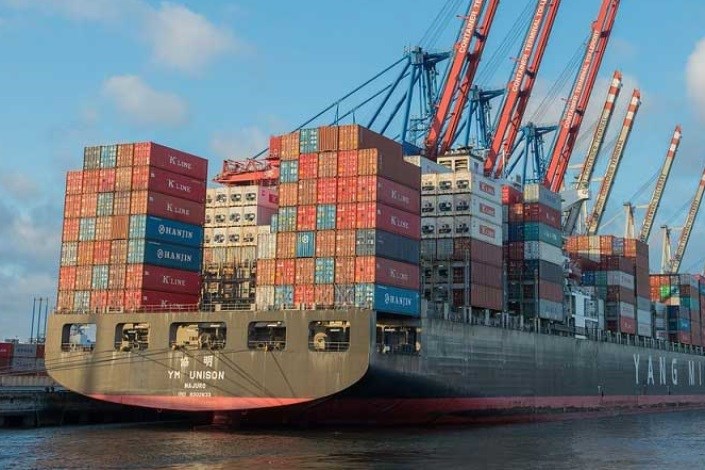 کارنامه تجارت خارجی کشور در سال۹۶/ رشد ۳۲ درصدی واردات کالا