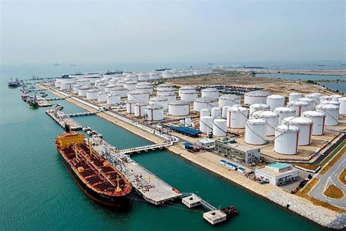 آمادگی صادرات ۷۰۰ هزار بشکه‌ای نفت از پایانه خارک تا ۲ سال آینده