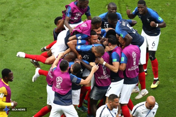 فرانسه 2 - اروگوئه صفر/ صعود آسان خروس‌ها به نیمه‌نهایی