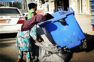 استفاده پیمانکاران شهرداری از کودکان برای جمع‌آوری زباله‌ها