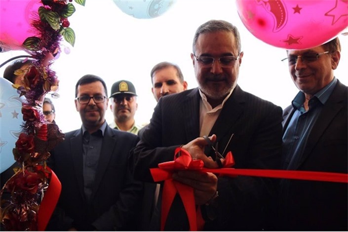 افتتاح مدرسه خیرساز در اصفهان توسط وزیر