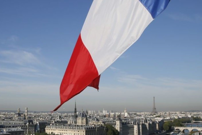      پاریس از شرکت‌های فرانسوی که می‌خواهند با ایران همکاری کنند، حمایت می‌کند