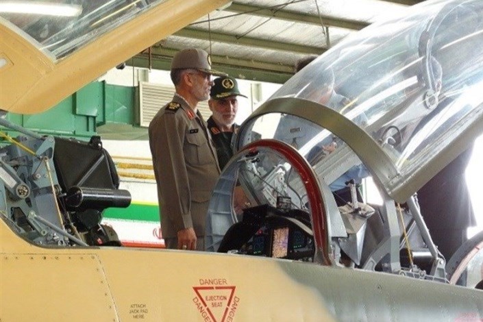 رئیس دفتر فرماندهی معظم کل قوا از جنگنده کوثر بازدید کرد