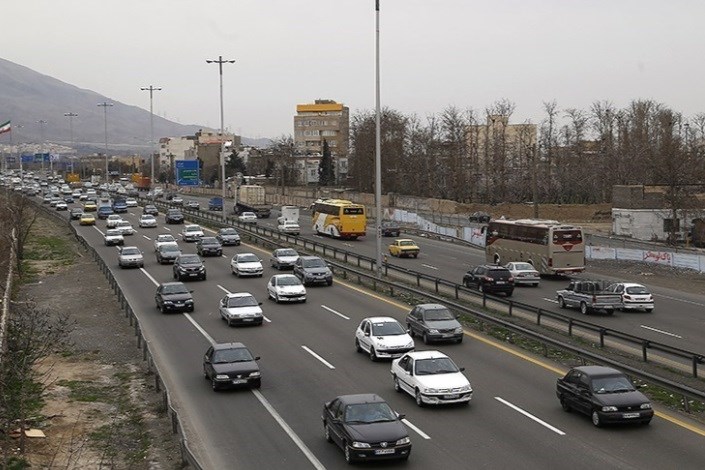 ترافیک نیمه سنگین در آزاد راه کرج - قزوین 