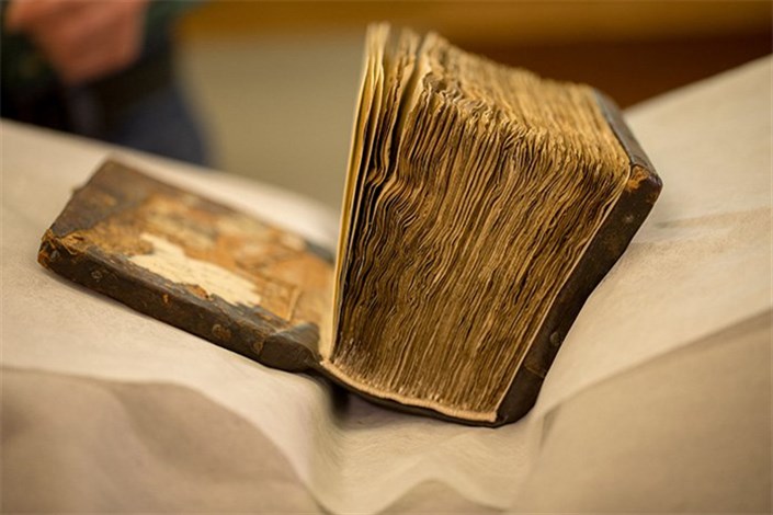 اشعه ایکس، نوشته‌های نامرئی کتاب باستانی را آشکارکرد