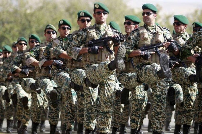 ارتش دست در دست سپاه، بسیج و نیروی انتظامی آماده دفاع از آرمان‌های انقلاب اسلامی است 