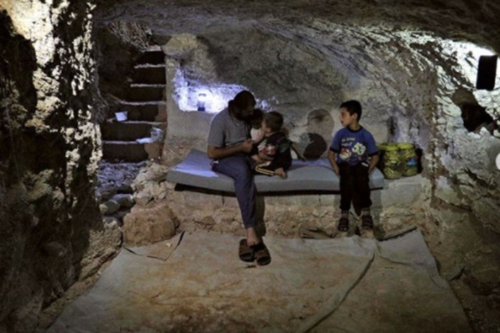 حفر غار در زیرخانه توسط مرد سوری