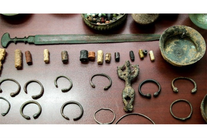 کشف و ضبط 13 شیء تاریخی در شهرستان باوی/ 6 حفار غیرمجاز در لالی دستگیرشدند