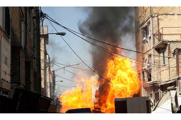 ساختمان مسکونی در محله شهدای صادقیه آتش گرفت