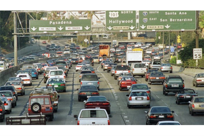 کاهش  تعاملات  اجتماعی بین  شهروندان آمریکایی/ بیشتر زمان آمریکایی ها در اتومبیل می گذرد