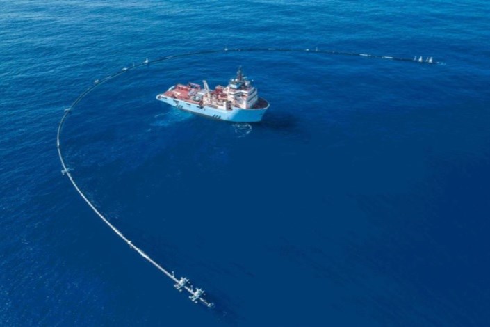 لوله های شناور به کمک اقیانوس‌ها می آیند