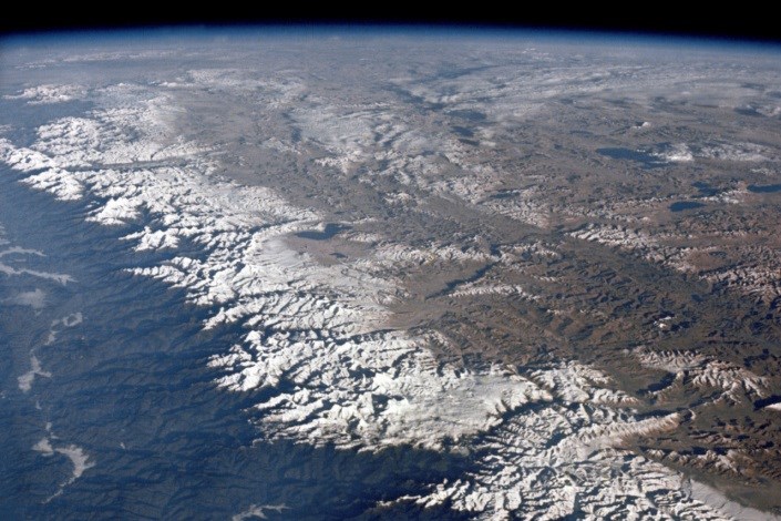 روایت آپولو 7 از میخ های زمین 