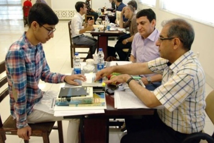 اعطای کارت سلامت به دانشجویان دانشگاه اراک