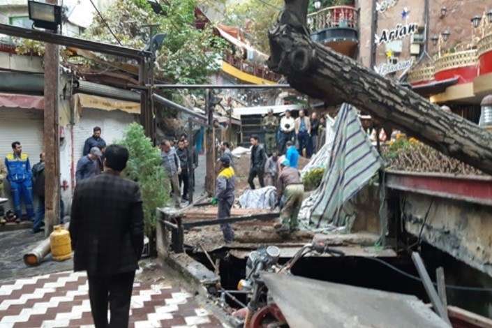 تخریب پل‌های غیرمجاز رستوران‌های واقع در بستر رودخانه دربند