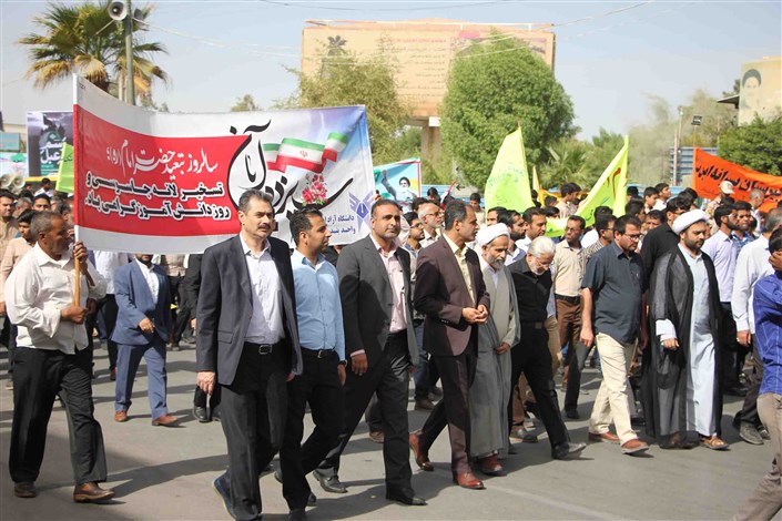 حضور گسترده استادان، کارکنان و دانشجویان واحد بندرعباس در راهپیمایی 13 آبان