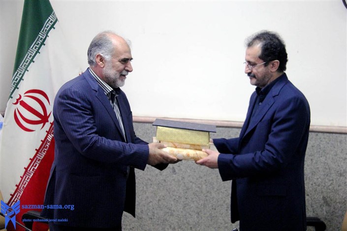 از رئیس دانشگاه آزاد اسلامی واحد لاهیجان تقدیر شد