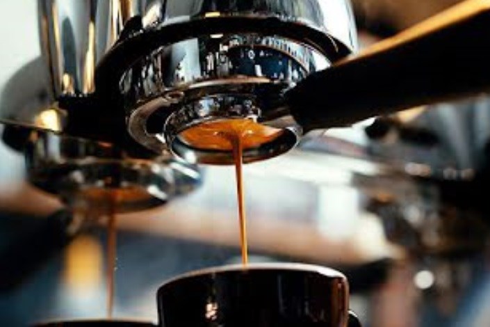 10 دلیل برای اینکه هر روز یک فنجان قهوه بخوریم/قهوه خطر ابتلا به  بیماری های مختلف را کاهش می دهد