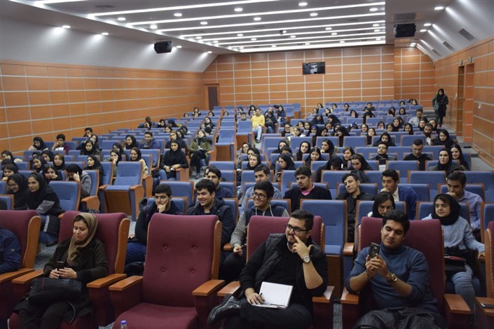 استند آپِ ساینس در دانشگاه علوم پزشکی آزاد اسلامی تهران برگزار شد