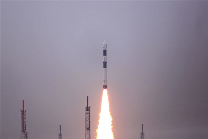 ماهواره تصویربرداری «هایپراسپکترال» هندوستان به فضا پرتاب شد
