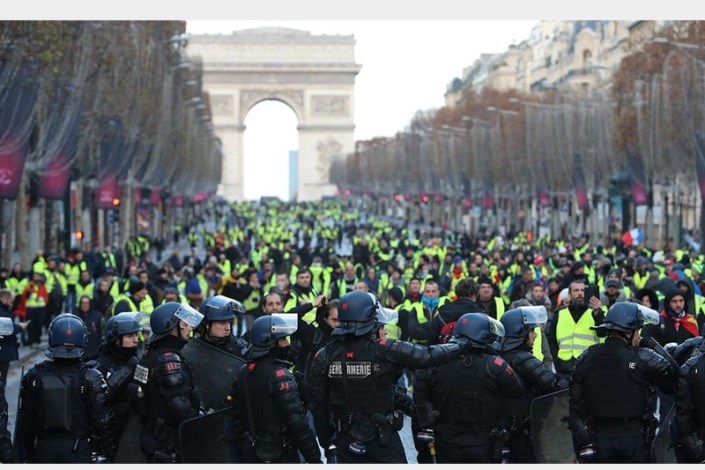 جلیقه زردها پدیده نادر اعتراض های سیاسی فرانسه