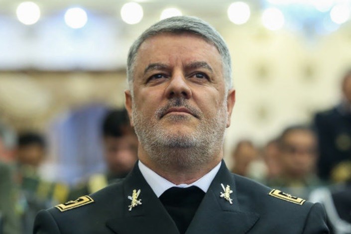 ۸ سال دفاع مقدس برگ زرینی در دفتر ۴۰ سال اقتدار ایران است