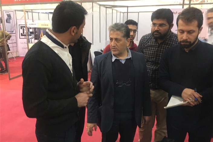  معاون پژوهشی دانشگاه آزاد اسلامی از نمایشگاه فن بازار بازدید کرد