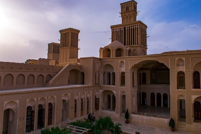 هفت بنای تاریخی ابرکوه در فهرست آثار ملی ثبت شد