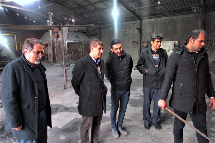 بازدید رئیس دانشگاه آزاد اسلامی واحد کرج از روند تولید فلزات گرانبها در شرکت دانش بنیان