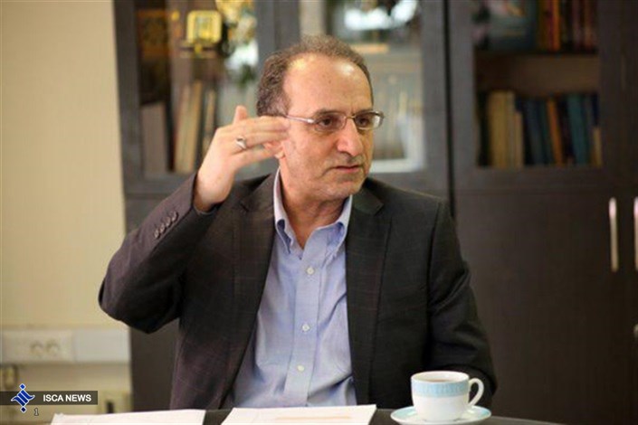 حسینی: تأخیر در دفاع پایان‌نامه به هیچ‌وجه کسر نمره ندارد