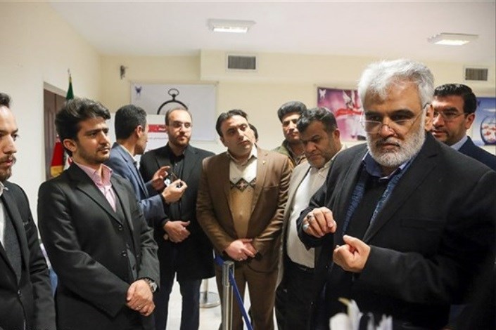  رئیس دانشگاه آزاد اسلامی از مرکز رشد و موزه واحد همدان بازدید کرد