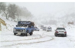 کولاک در گردنه های همدان /امدادرسانی به ۱۳۵ خودروی گرفتار در برف