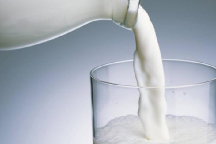 مادران فریب تبلیغات شیر شتر را نخورند/ علائم حساسیت به پروتئین شیر در نوزادان