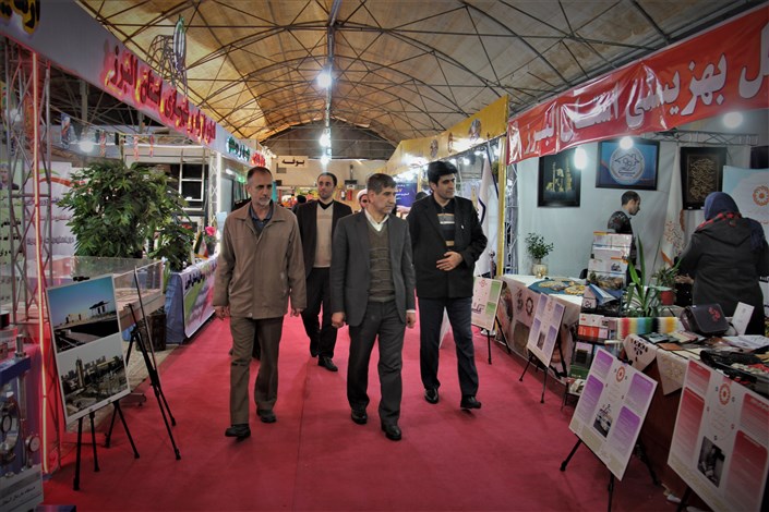رئیس واحد کرج از نمایشگاه دستاوردهای 40 ساله انقلاب اسلامی استان البرز بازدید‌کرد