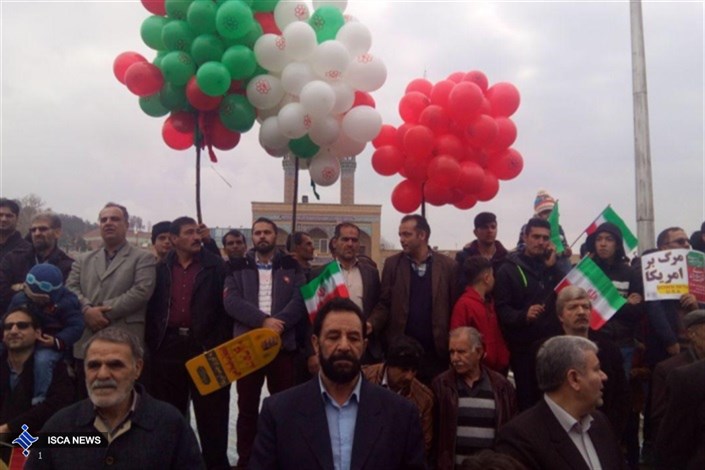 حضور گسترده دانشگاهیان  واحد ورامین-پیشوا و قرچک در راهپیمایی ۲۲ بهمن + عکس