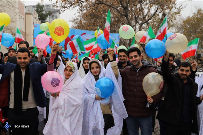 حضور 700 زوج دانشجو در راهپیمایی 22 بهمن
