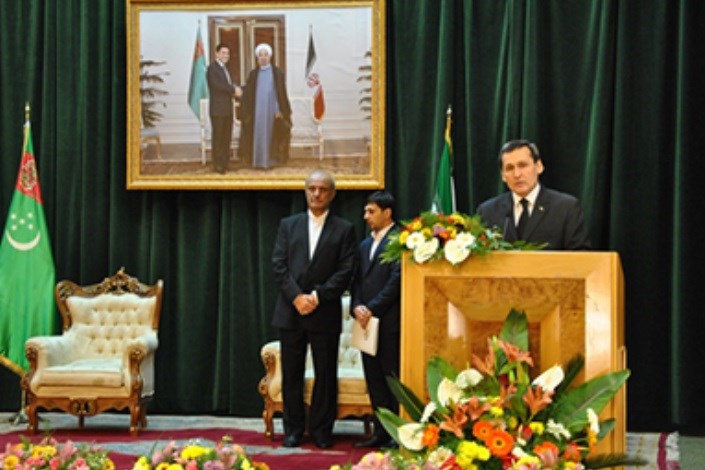 تبریک ویژه رییس جمهور ترکمنستان به مناسبت جشن پیروزی انقلاب