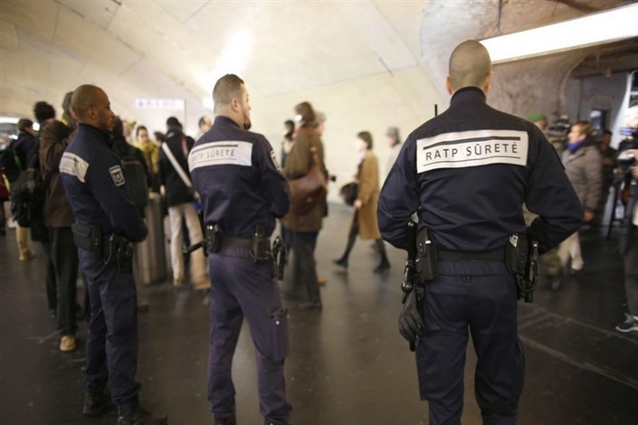 اسیدپاشی در مترو ی پاریس  یک مجروح به جای گذاشت