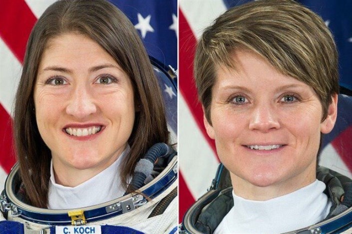 راهپیمایی دو فضانورد در فضا