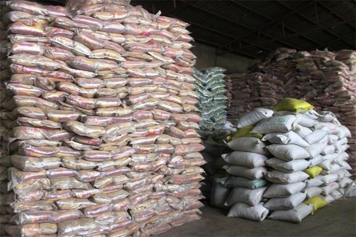 کشف 24 تن برنج قاچاق  از یک دستگاه تریلی 