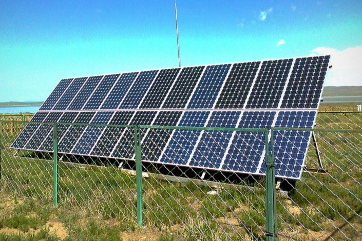 طارمی: دانشگاه آزاد اسلامی پنل خورشیدی می‌سازد