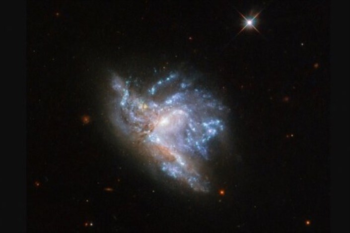 برخورد دو کهکشان از نگاه هابل
