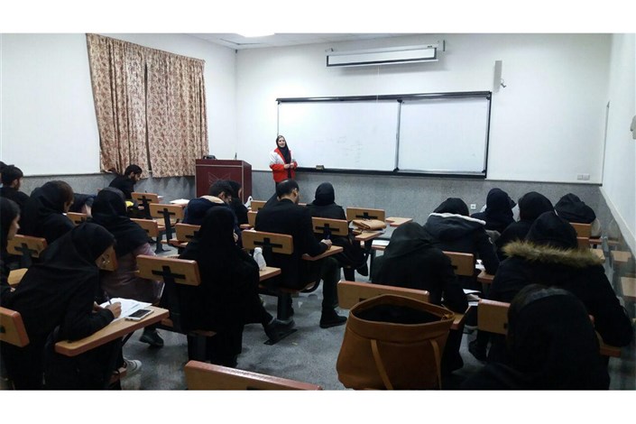 دوره آموزشی کمک های اولیه در دانشگاه آزاد اسلامی واحد شاهرود برگزار شد