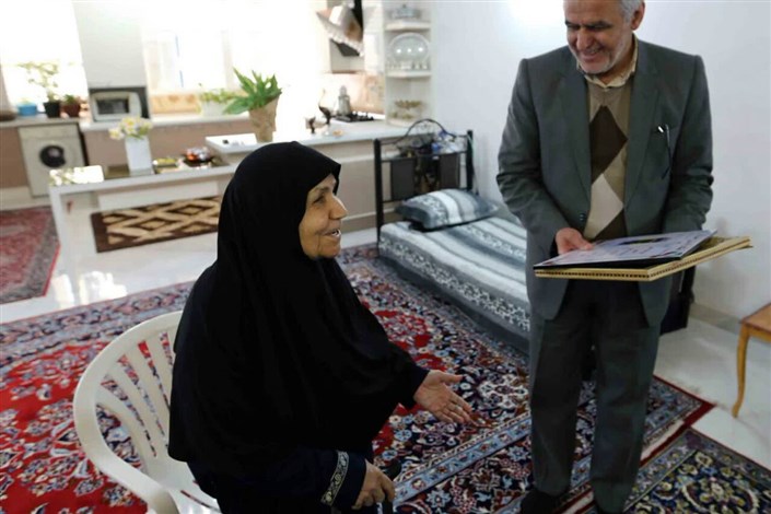 مسئولان دانشگاه آزاد اسلامی اراک با خانواده شهید بابایی دیدارکردند