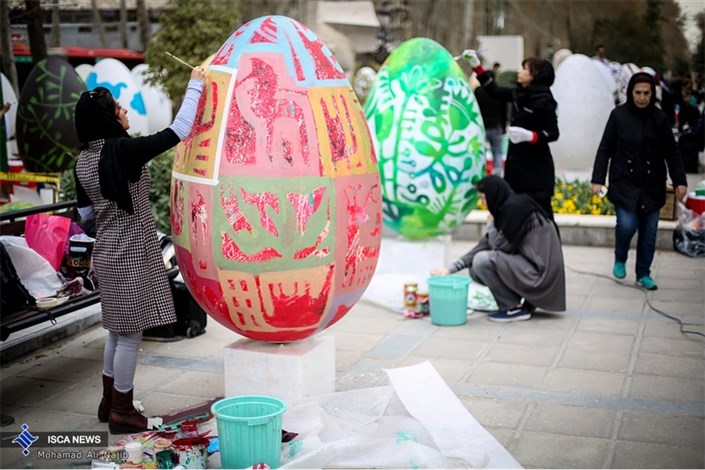  جشنواره تخم مرغ های رنگی در پارک دانشجو و مید ان راه آهن