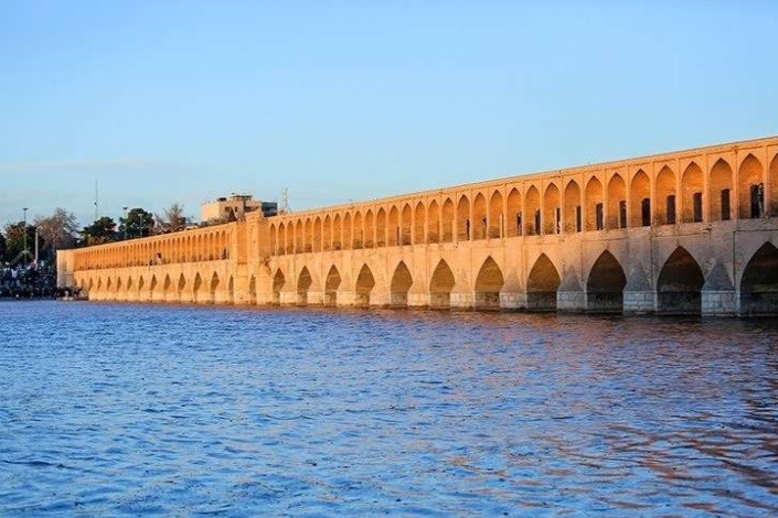 جریان زاینده‌رود در اصفهان هم‌زمان با آغاز نوروز/ تأمین آب کشاورزی تا پایان تابستان 98