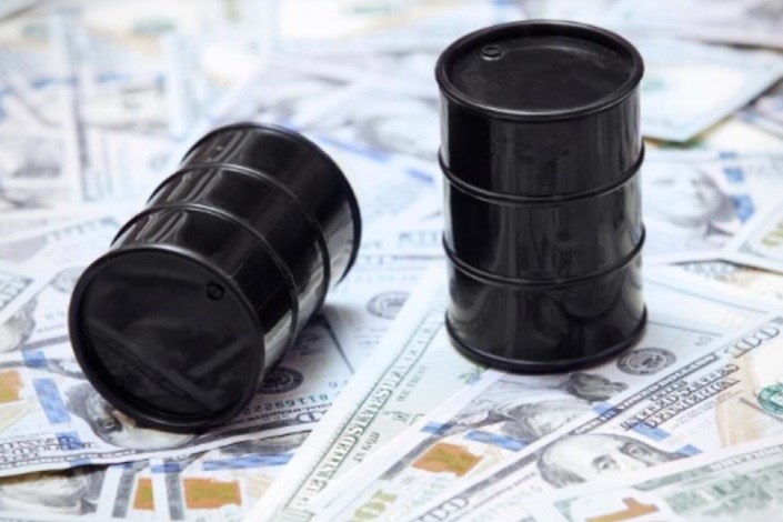 افت قیمت نفت به دلیل کند شدن رشد اقتصاد جهانی